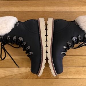 LIKE NEW Royal Canadian Cambridge Boots Women 6.5